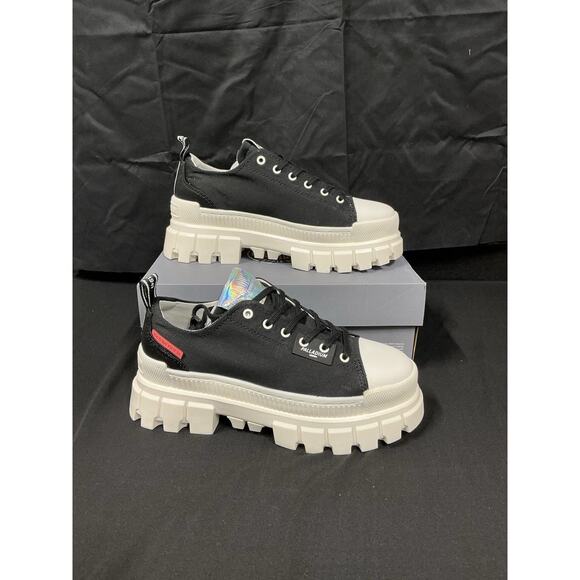 Palladium Womens Revolt LO TX Black Marshmallow Size 8.5M Platform 97243-016-M‎ - Picture 1 of 11